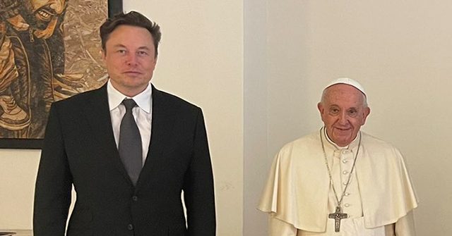 Elon Musk Meets Pope Francis, Uses Twitter to Announce the Audience