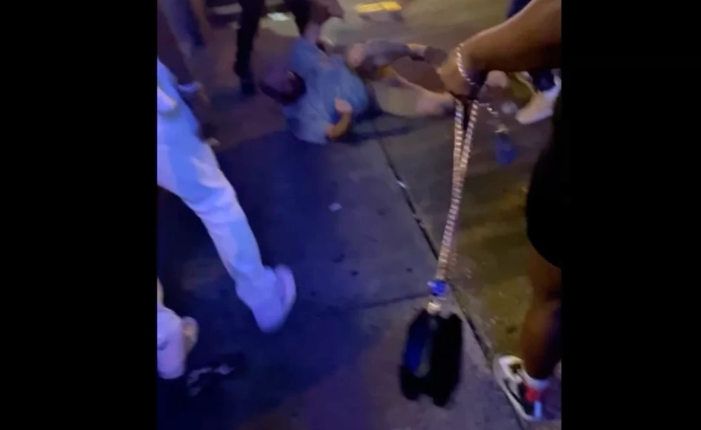Black Mob in Memphis Beats White Man on Beale Street