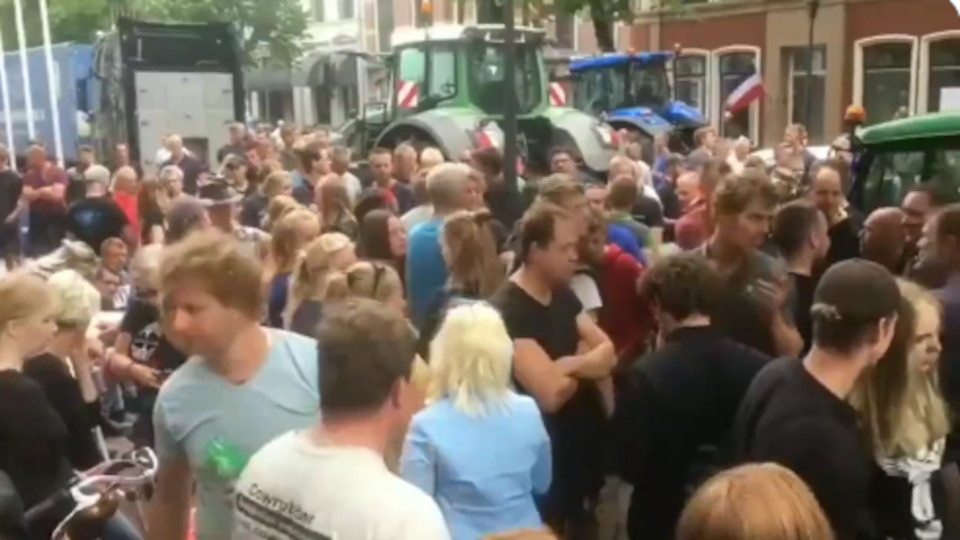 Dutch Farmers Converge on Police Station, Demand Release of 16-Year-Old Who Was Shot at by Police
