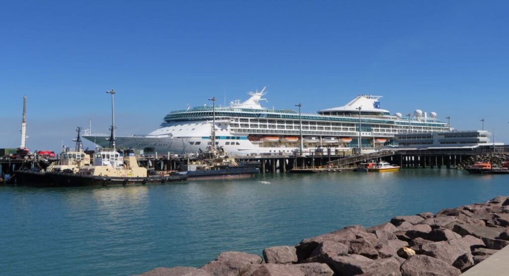 Australian Prime Minister Promises to Reveal Darwin Port Review