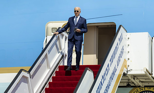 FBI agents who pushed suppression of Biden family schemes donated to Dems