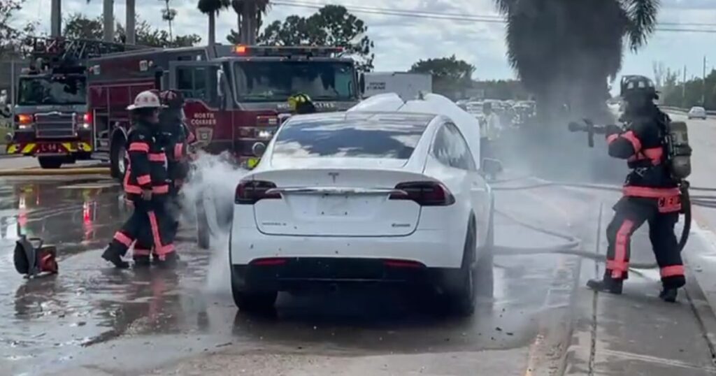 FL Firefighters Face Major EV Nightmare After Hurricane Ian - Tesla Catches on Fire from Salt in Water