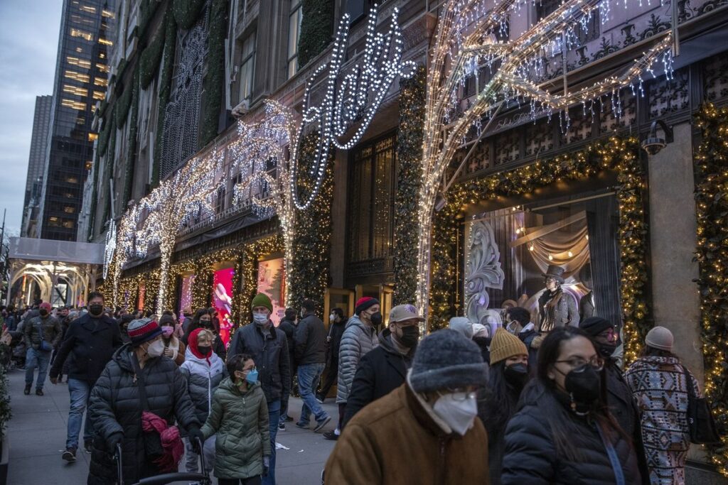 Americans Cut Back on Spending With Inflation Hitting Holidays