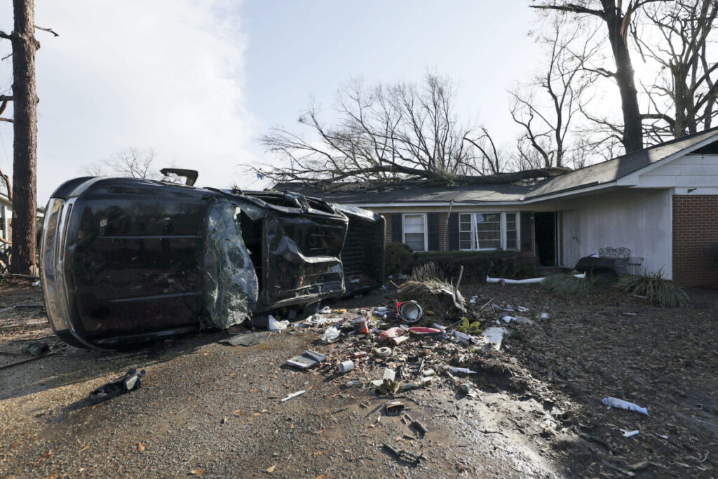 7 Dead as Tornadoes Rip Through South, Governors Declare State of Emergency