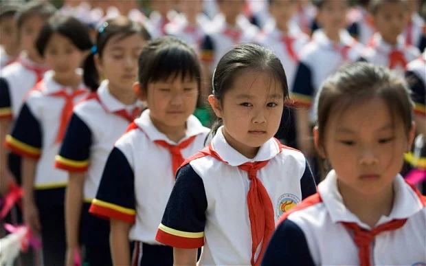 Chinese province lifts limits on family size