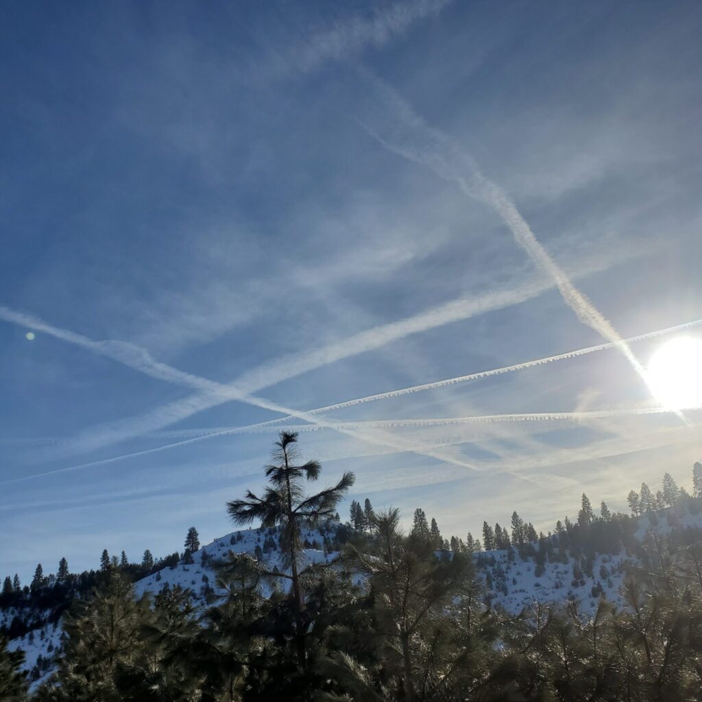 OOPS! Pilot Accidentally Turns On Chemtrail Sprayer While On The Ground