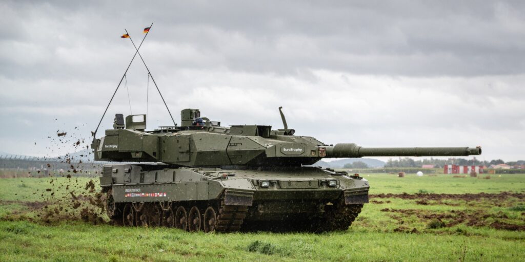 Germany Delivers 18 Leopard Tanks To Ukrainian Border