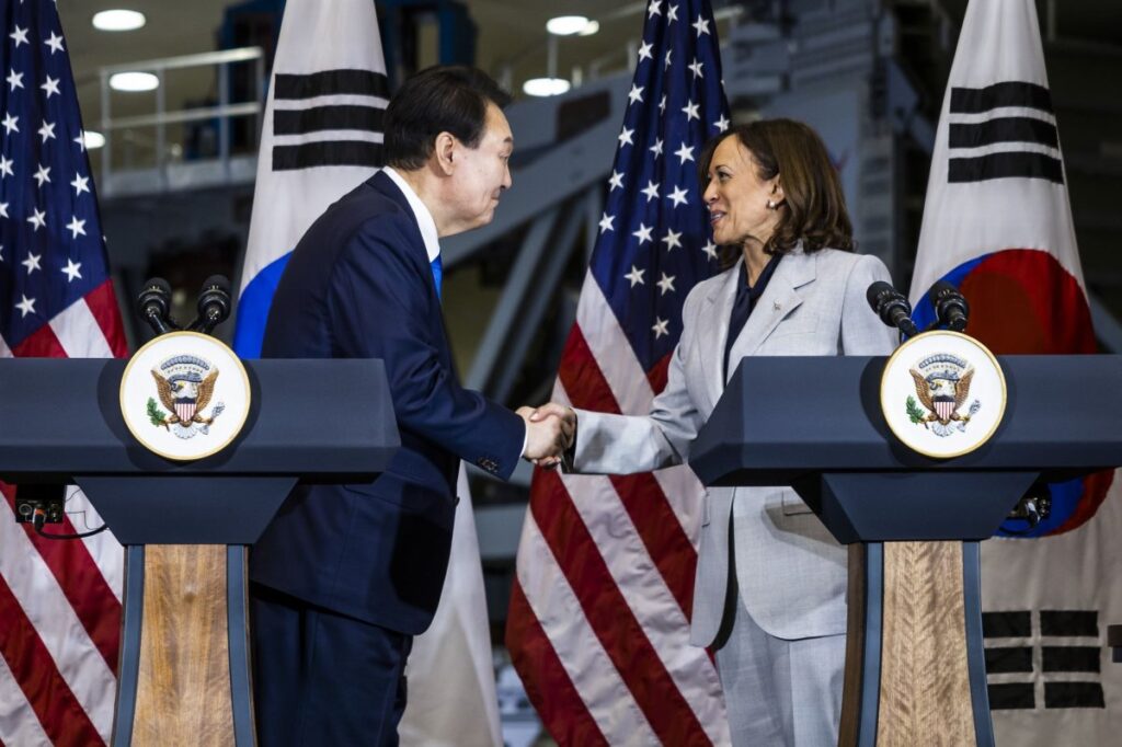 South Korea, U.S. agree to strengthen 'space alliance' during NASA facility visit