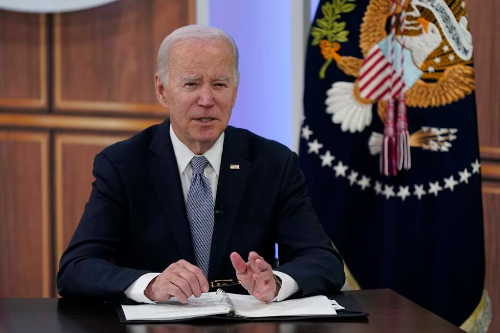 Biden ends COVID-19 vaccine mandate for federal employees, contractors