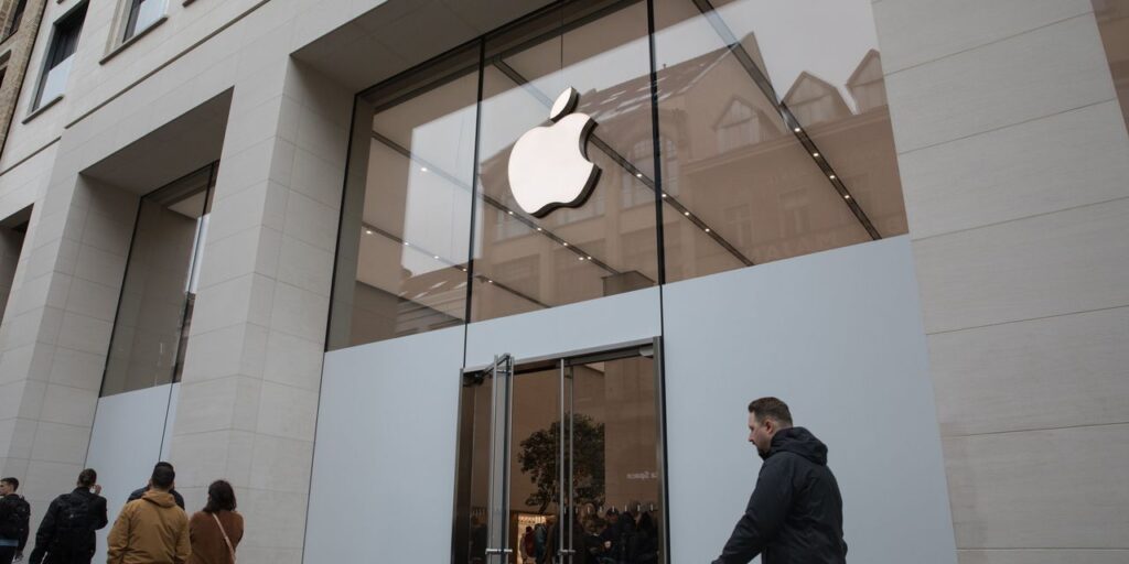 Apple Strikes Multibillion-Dollar Supply Deal With Broadcom
