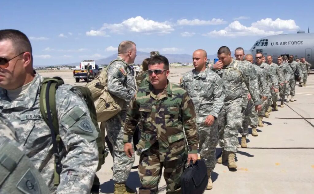 Biden Regime Criticized by Dems and Republicans for Decision to Send Troops to US-Mexico Border Ahead of Title 42 Expiration