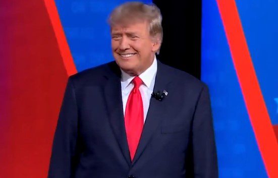 Trump Receives Standing Ovation At CNN’s Town Hall