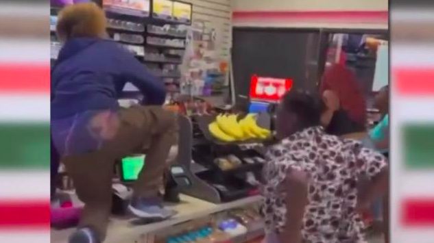 Two 7-Eleven Clerks Assaulted by Group After Refusing to Sell Tobacco Product to Underage Customer [VIDEO]