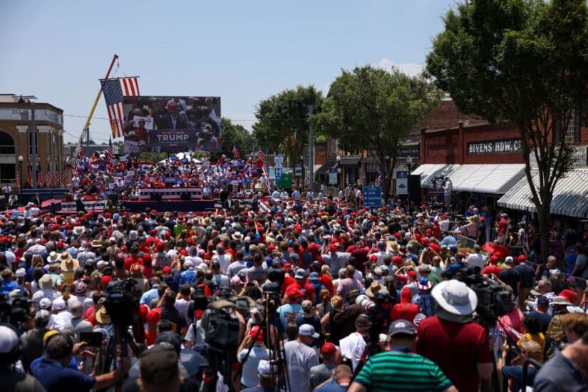 TRUMP OF THE TOWN: Former Prez. Packs South Carolina Town With 50K Supporters [SEE IT]