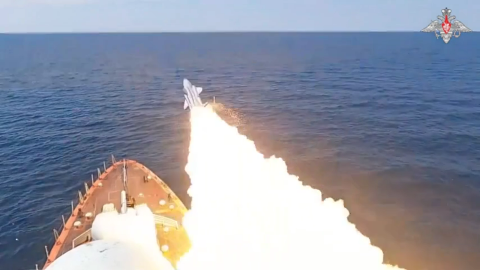Russian warships conduct drills in Black Sea