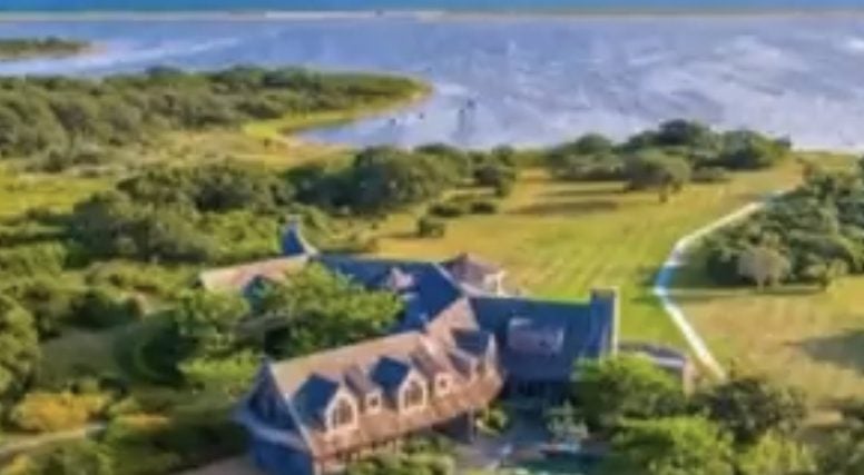 BREAKING: Dead Body Found Near Obama’s Martha Vineyard Home, Police Dispatched To Obama’s House