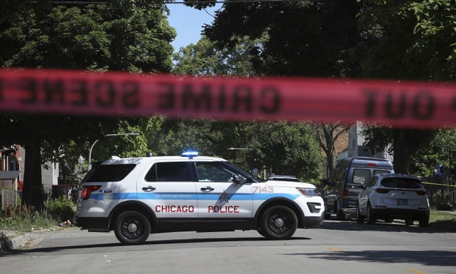 Chicago Democrat Asks Gang Members to Refrain From Shootouts Between 9 a.m. and 9 p.m.