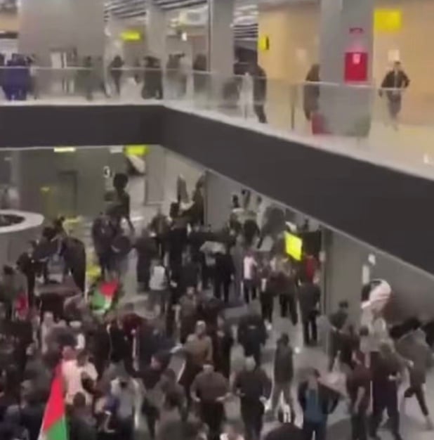 (WATCH) Rioters Storm Tarmac At Russian Airport, Allegedly Over Rumors Of Incoming Flight From Israel