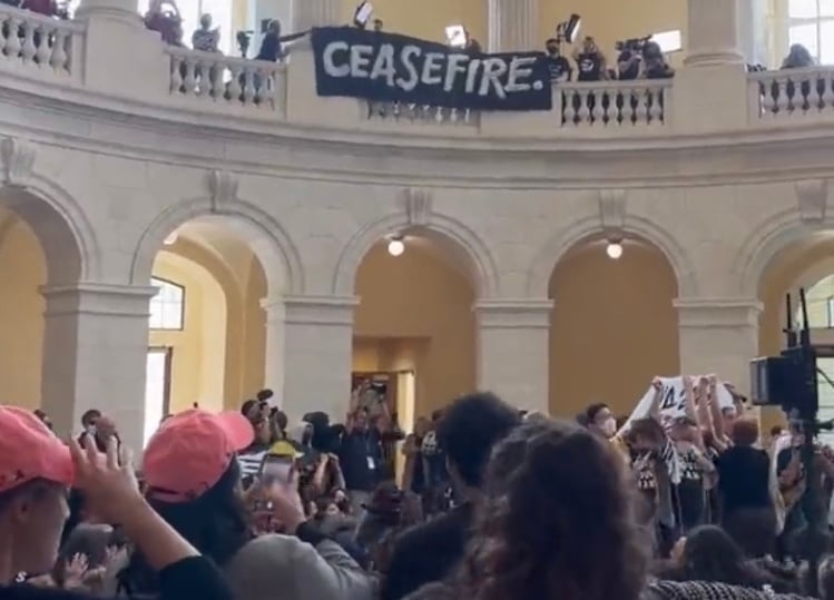 DEVELOPING: Group Called ‘Jewish Voice For Peace’ Occupy U.S. Capitol Rotunda