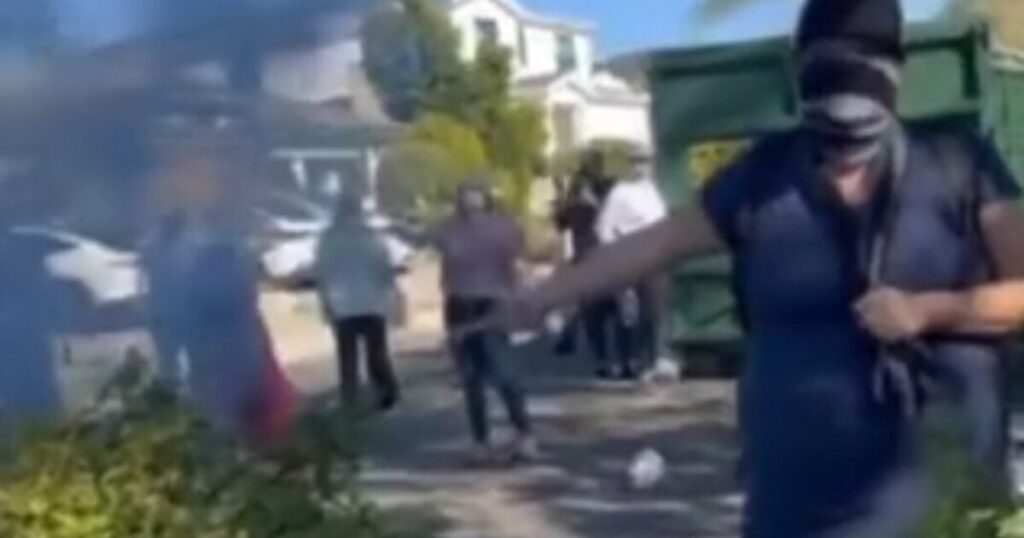 “F**K UR HOLIDAY!”: Pro-Hamas Thugs Target Home of AIPAC President With Smoke Bombs in Thanksgiving Day Protest (Video)