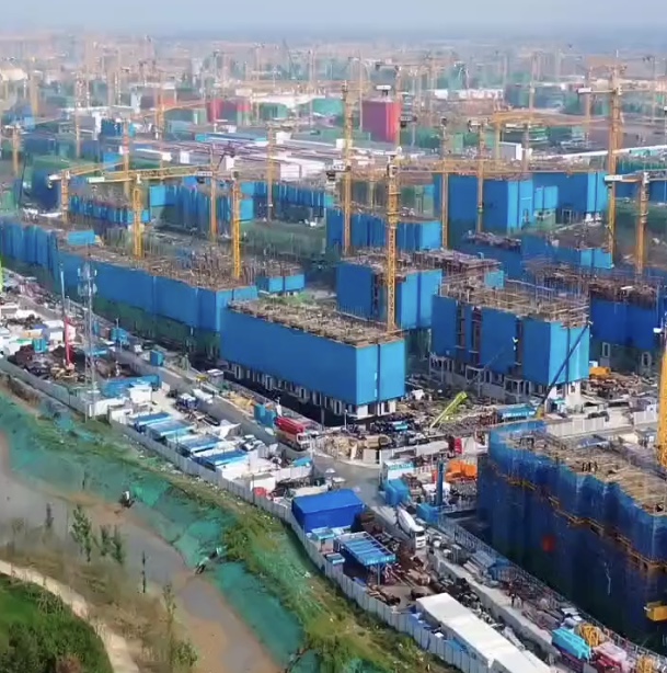 [WATCH] Behold One Of The World’s Largest Construction Sites, Future ’15-Minute City’