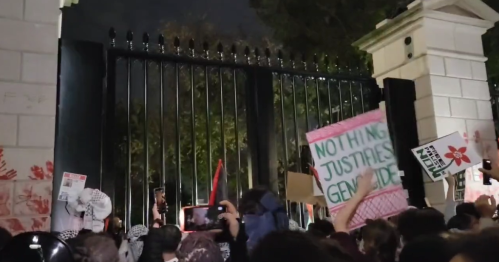 BREAKING: Pro-Palestine Mob Attempts To Scale And Break Down White House Fence