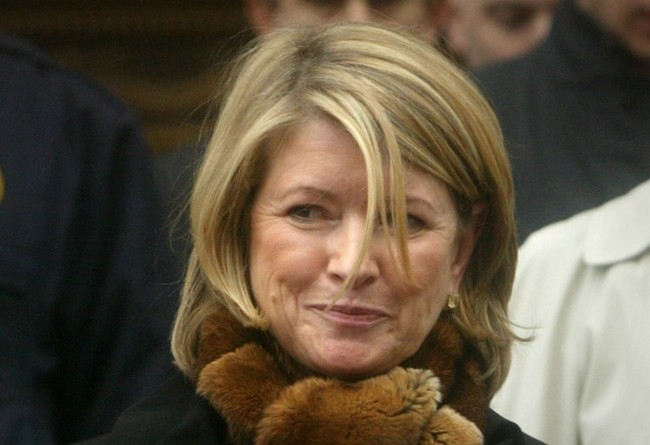 Go Get it Girl! Martha Stewart Shocks with Sultry Photo and the People are LIVING for it