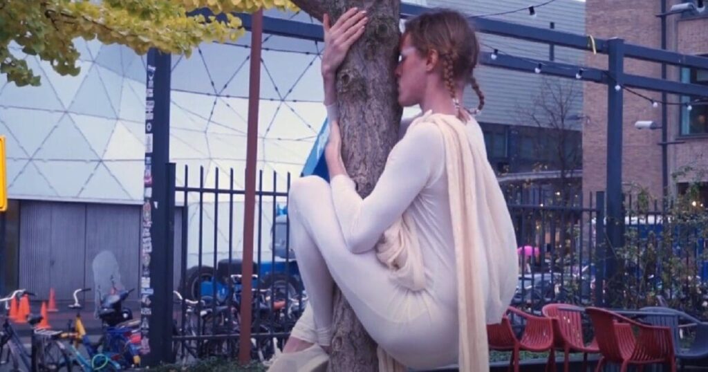 ‘Ecosexual’ woman declares ‘erotic’ relationship with an Oak tree, and the jokes write themselves
