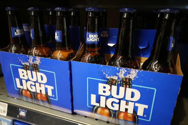 Prominent Right-Wing Figures Line Up to Save Bud Light