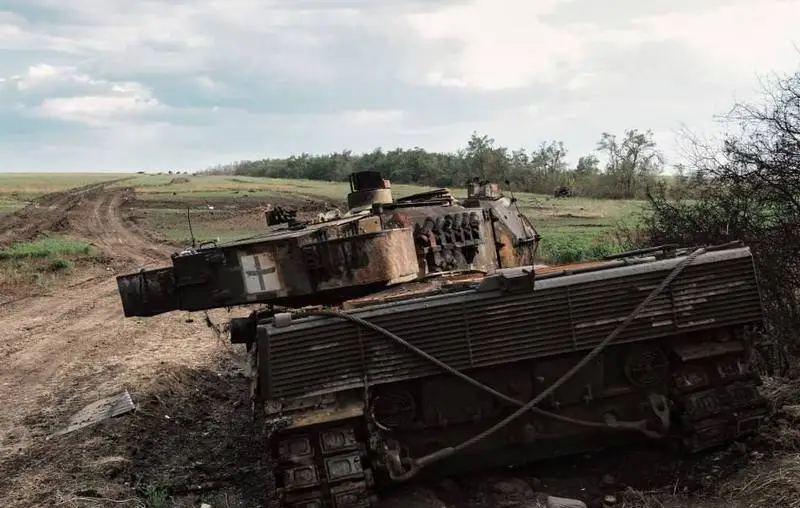 The Russian Armed Forces knocked out another German Leopard 2 tank of the Ukrainian Armed Forces near Kupyansk - Ministry of Defense