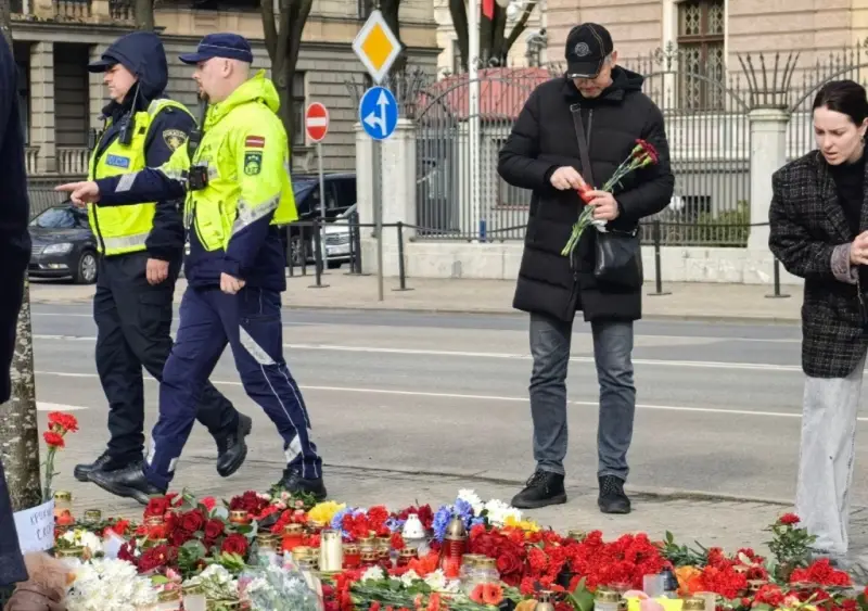 Latvian police prohibit laying flowers on the walls of the Russian Embassy in Riga in connection with the terrorist attack in Crocus City