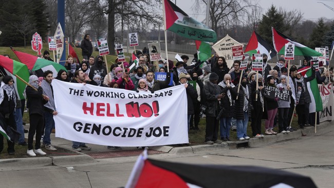Pro-Hamas Agitators Block Biden's Motorcade Route to Capitol; How Could This Be Allowed?