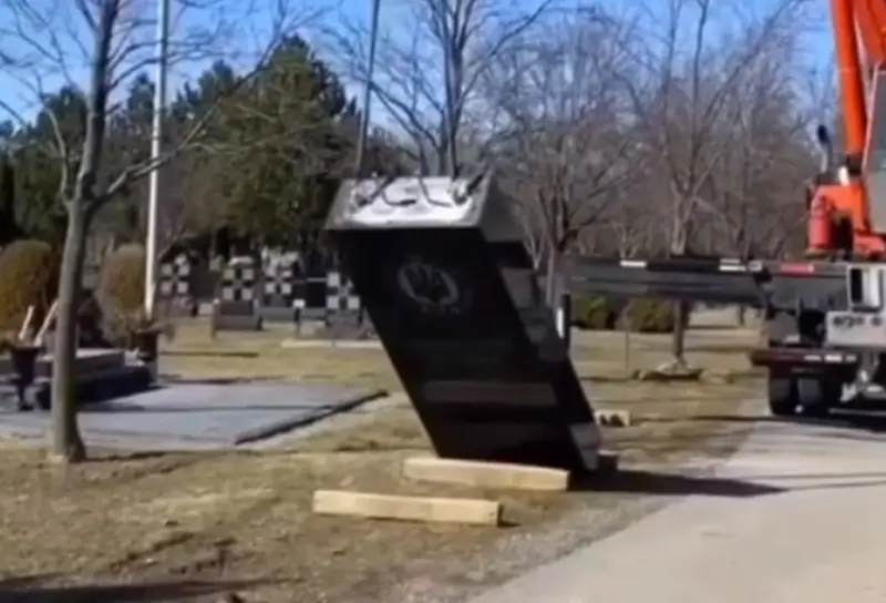In Canada, the monument to the Ukrainian SS division “Galicia” was dismantled
