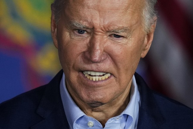 Joe Biden Makes Staged Visit to a Wawa... And It Was Bad