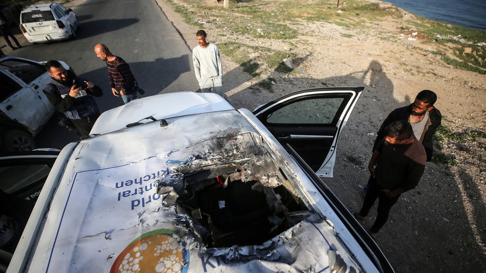 Israel apologizes for aid convoy deaths