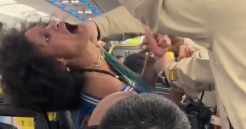 “I Can’t Breathe” Woman Freaks Out Cartoonishly as She’s Arrested on Spirit Airlines