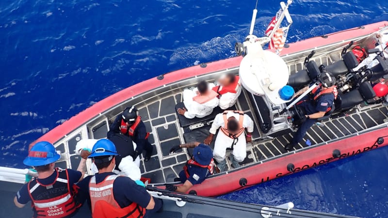 100 Haitian, Dominican Illegals Apprehended at Sea
