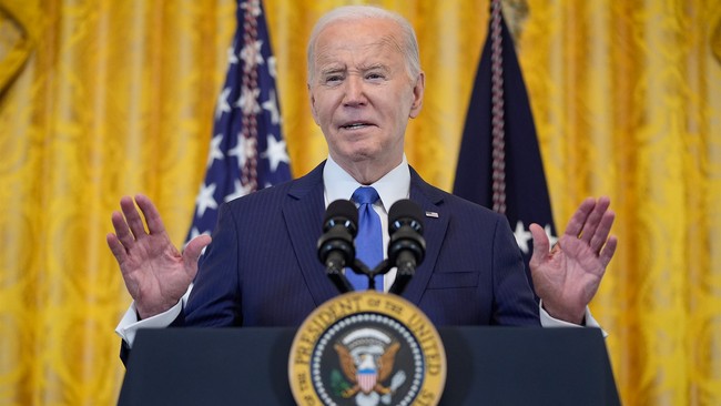 USA Today Wants You to Believe Joe Biden 'Clamped' Down on the Illegal Immigration