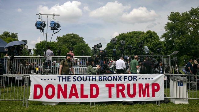 Bronx Residents Excited for Trump Rally, Fed Up With Biden