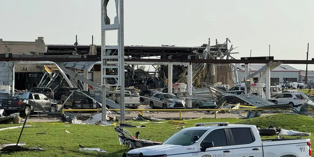 Children among 7 dead in Texas after deadliest tornado since 2015