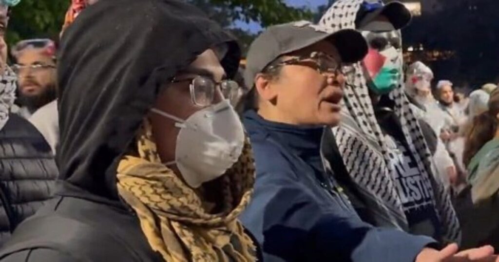 Dem Rashida Tlaib joins with Wayne State anti-Israel protesters, blocks police from entering campus