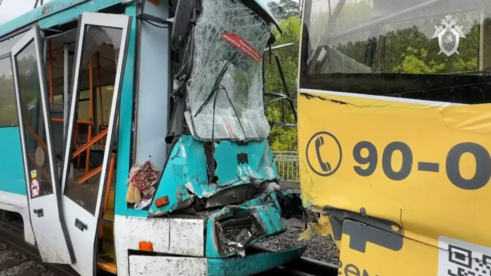 Passengers ejected from speeding tram before horror collision in Russia (VIDEOS)