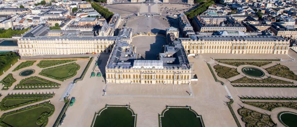 Tourists Evacuated As Palace Of Versailles Goes Up In Flames