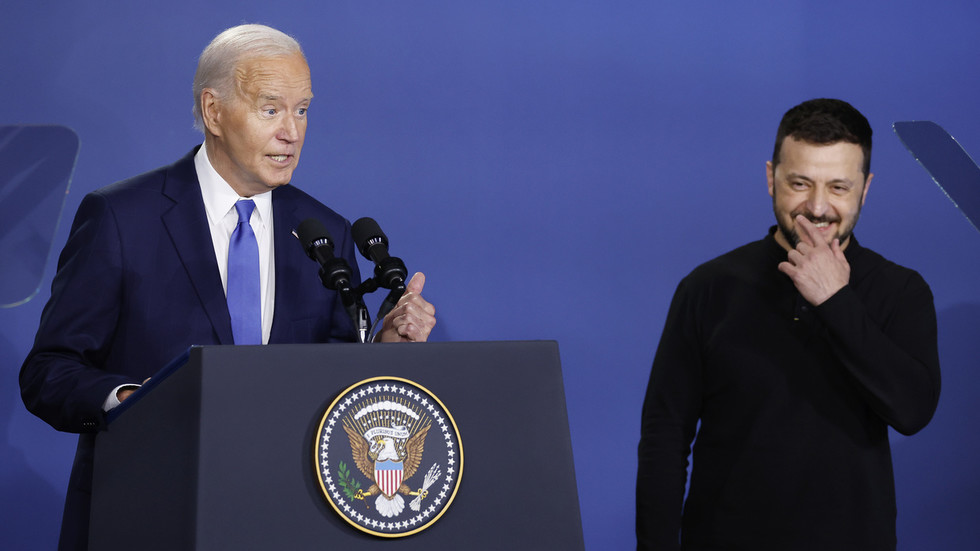 Biden confuses Zelensky with Putin (VIDEO)