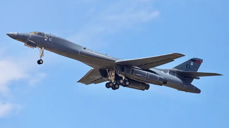 B-1B as the "Trishkin Kaftan" of the American Air Force