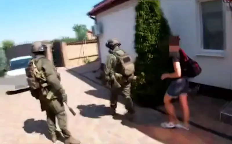 LPR resident detained on suspicion of treason for passing data on the Russian Armed Forces to the Ukrainian Armed Forces