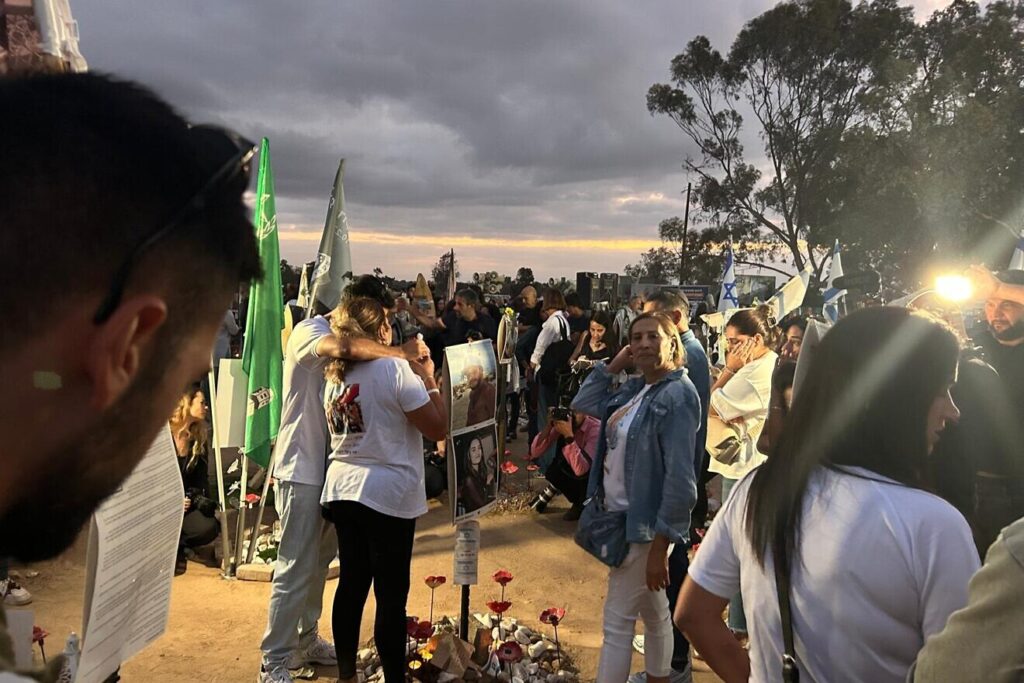 Bereaved families mark Oct. 7 at Nova massacre site