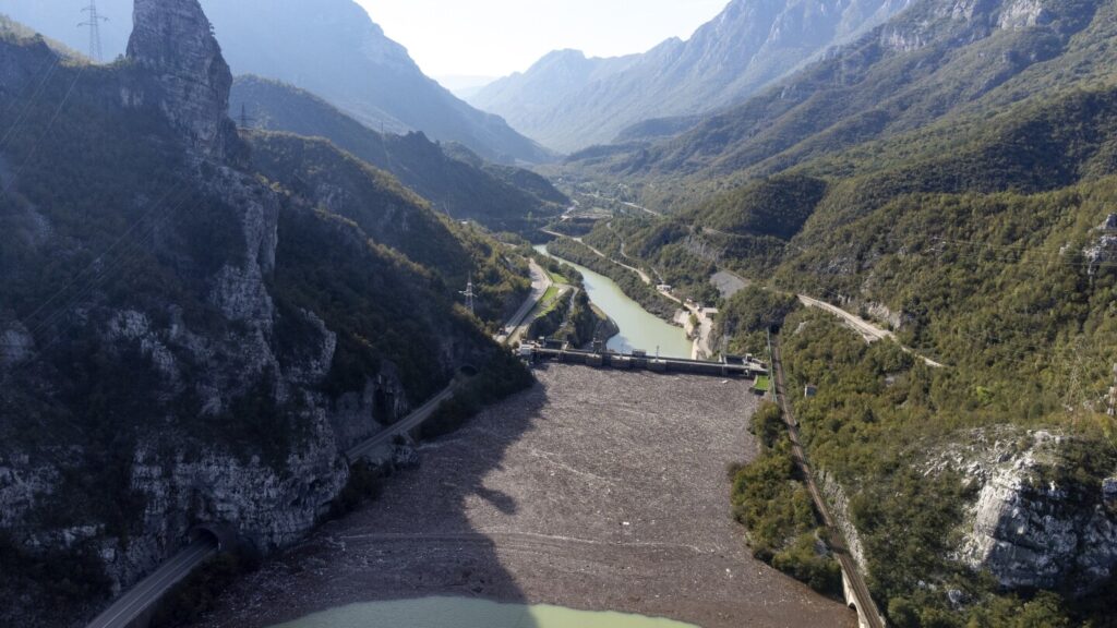 Death toll in Bosnia’s floods reaches 26, with at least 1 person still missing 10 days after storm