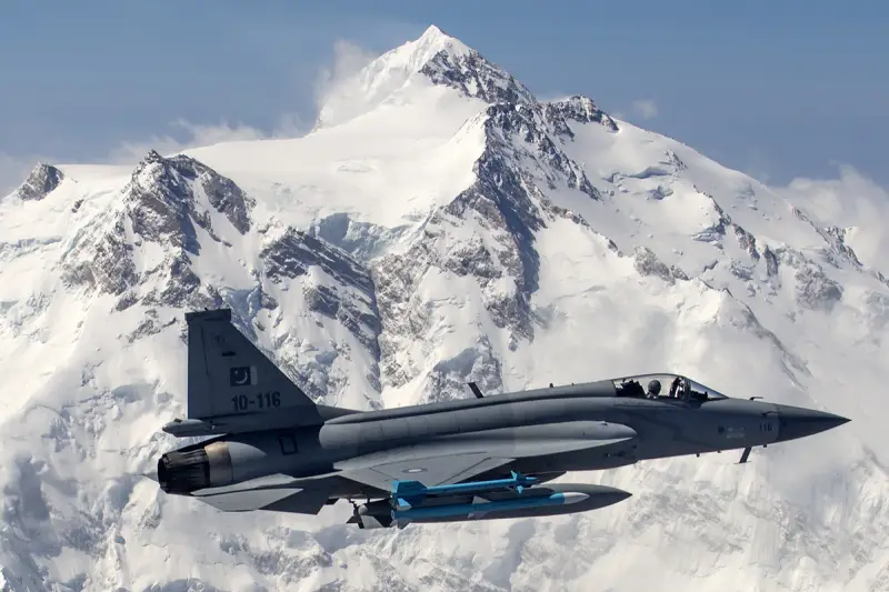 Azerbaijan Receives Chinese-Pakistani JF-17C Thunder Fighters