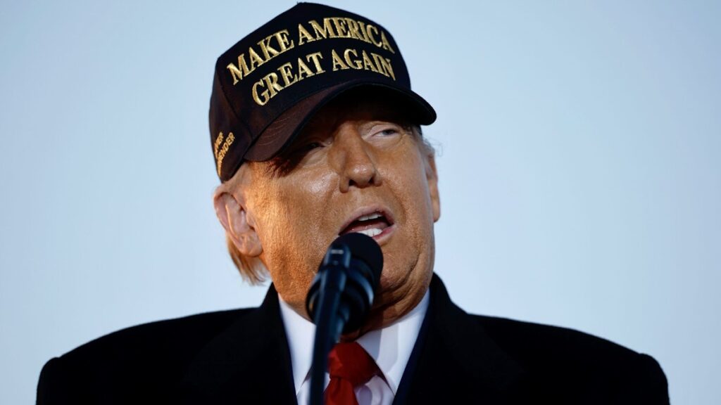 Yale Psychiatrist: It ‘May Be Essential’ For Kamala Voters To Cut Off Trump-Voting Family For Holidays